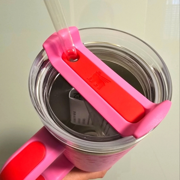 NWT Stanley 2025 Valentine's Day Limited Edition The Flowstate Quencher 40 oz - Picture 10 of 10